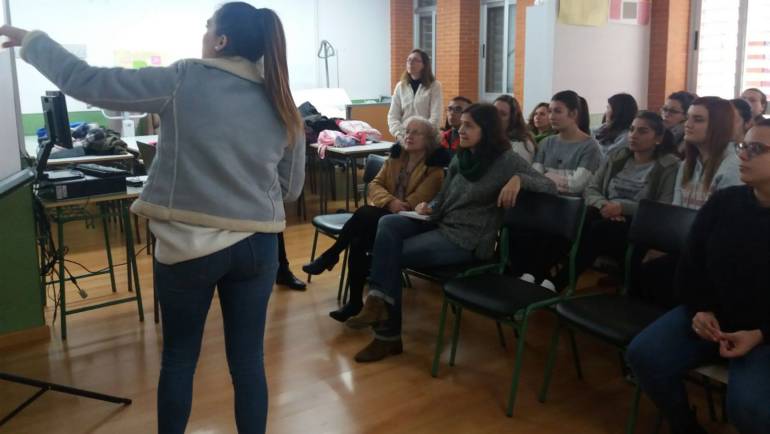 Alumnos del Instituto de Pliego ofrecen al Ayuntamiento ideas para realizar el posible Centro de Día