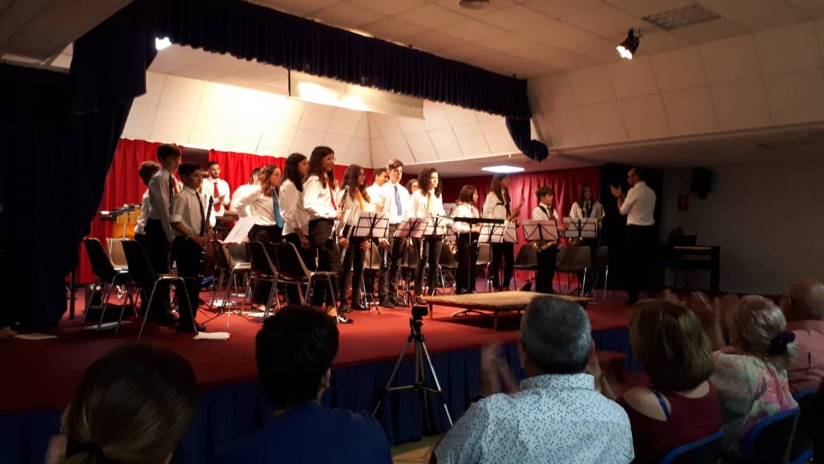Estupendo concierto de la Banda Escuela y el Coro en el Centro Sociocultural