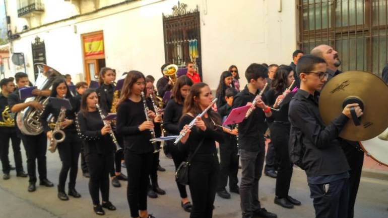 La Agrupación Musical Nuestra Señora de los Remedios de Pliego celebró el Día de la Federación de Bandas